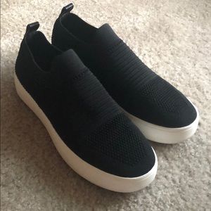 Steve Madden slip ons
